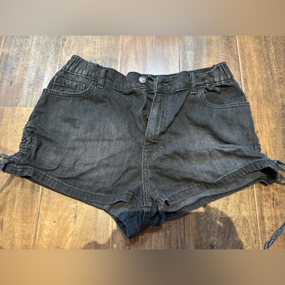 Forever 21 Black Jean Shorts large